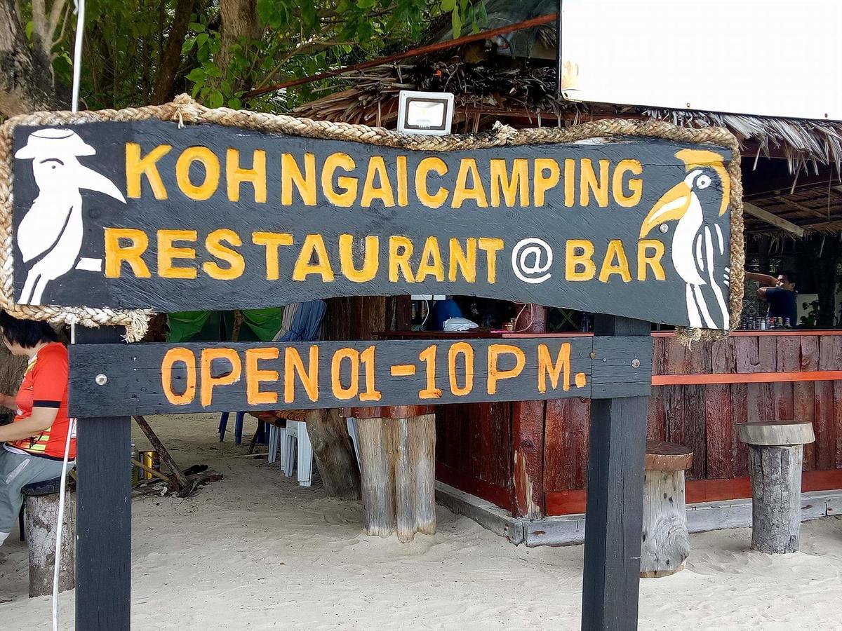 Koh Ngai Camping Restaurant @ Bar Bagian luar foto